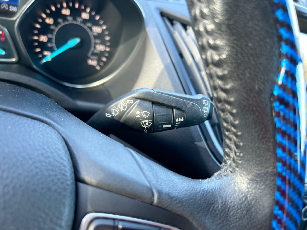 Used 2018 Ford Escape SE w/ Ford Safe & Smart Package FWD image 18