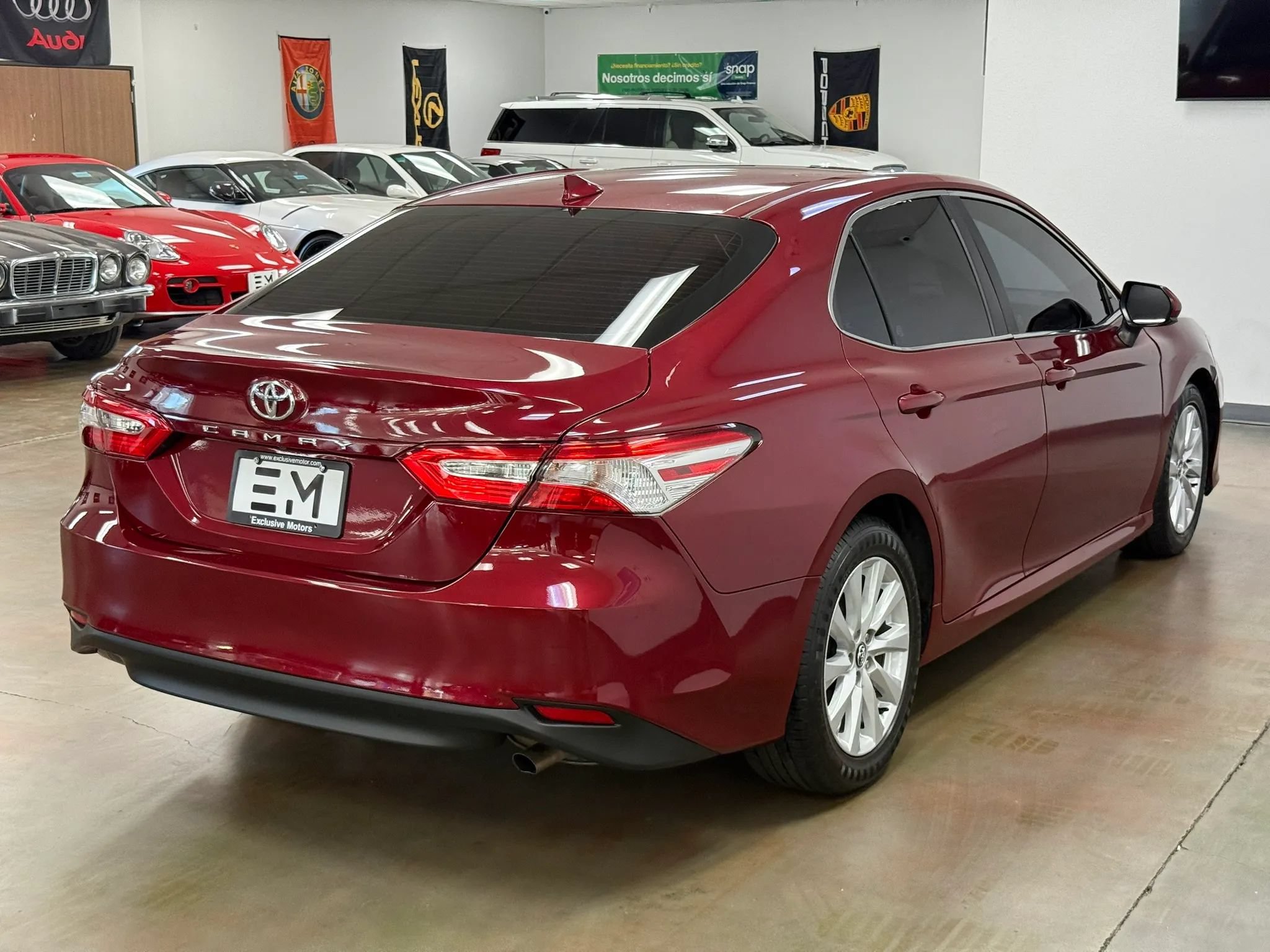 Used 2020 Toyota Camry LE FWD image 7