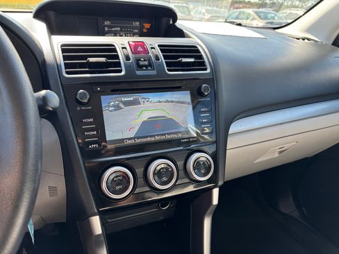 Used 2017 Subaru Forester 2.5i Premium w/ All-Weather Package image 16