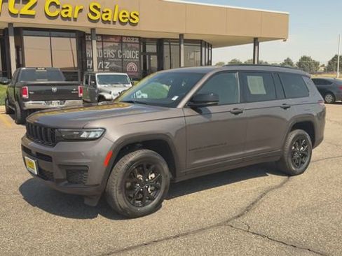 Used 2024 Jeep Grand Cherokee L Laredo AWD/4WD image 4