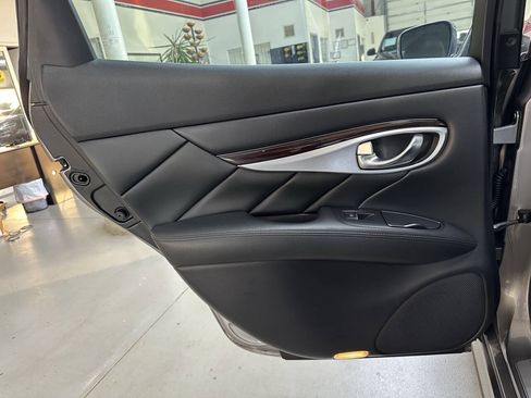 Used 2013 INFINITI M35 w/ Premium Pkg RWD image 12