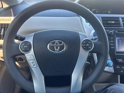 Used 2013 Toyota Prius V Three image 14