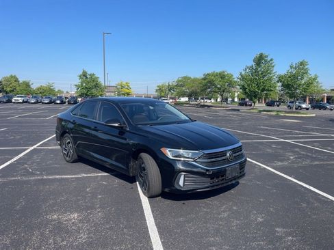 Used 2022 Volkswagen Jetta SEL FWD image 3