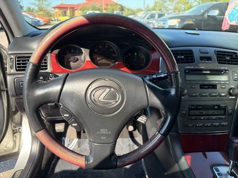 Used 2002 Lexus ES 330 w/ Premium Pkg FWD image 10