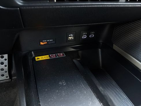 Used 2026 Toyota Camry SE FWD image 25