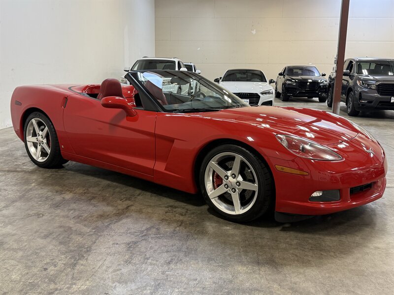 Used 2006 Chevrolet Corvette Convertible w/ Preferred Equipment Group RWD image 9