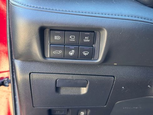 Used 2021 Toyota Highlander Platinum image 31