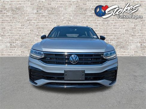 Certified 2024 Volkswagen Tiguan SE R-Line image 9