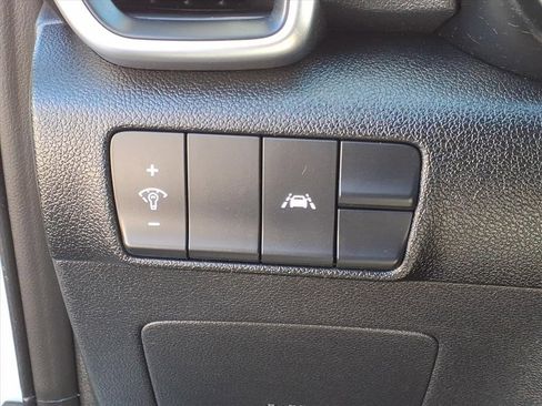 Used 2021 Kia Sportage LX image 11