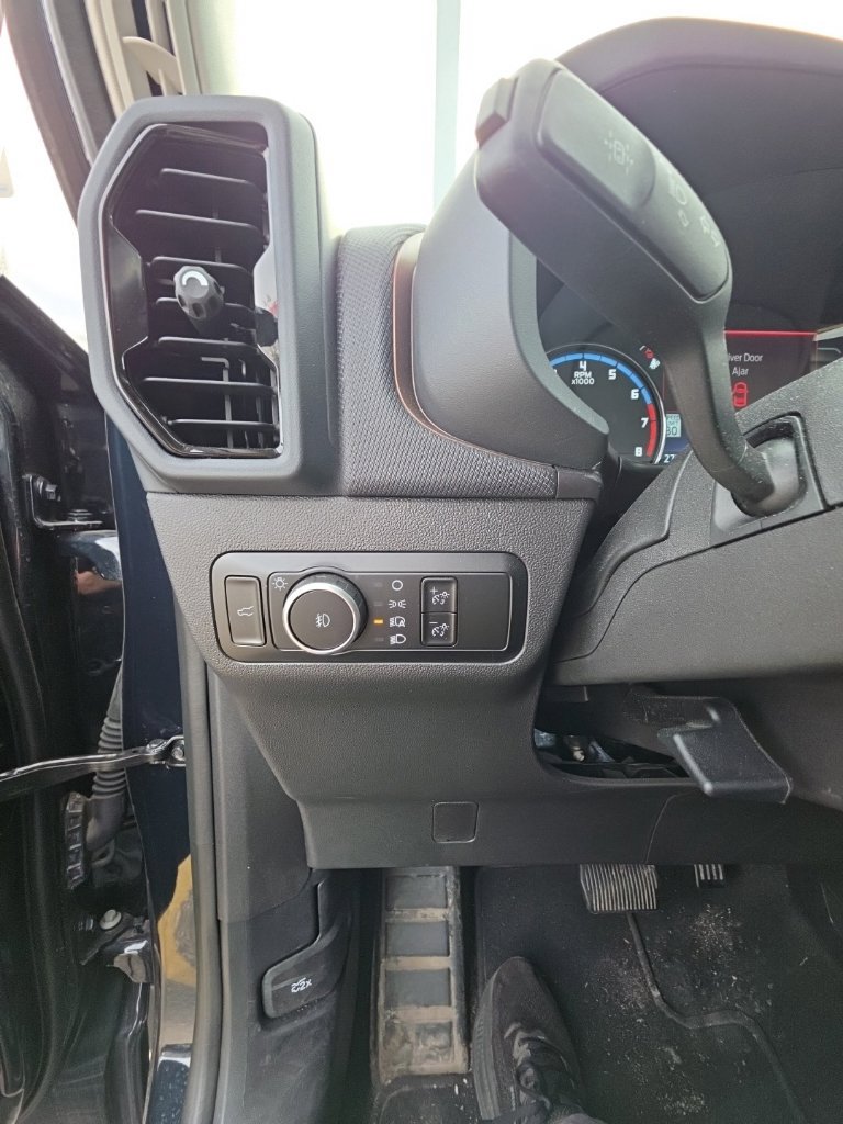 Used 2023 Ford Bronco Sport Outer Banks w/ Tech Package AWD/4WD image 18