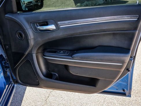 Used 2022 Chrysler 300 Touring L image 16