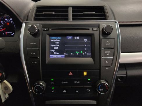 Used 2017 Toyota Camry SE image 25