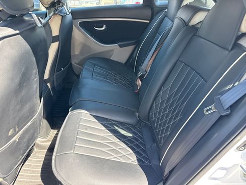 Used 2016 Hyundai Elantra GT FWD image 2