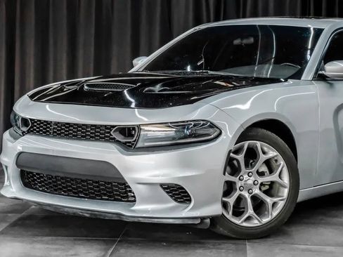 Used 2022 Dodge Charger SXT w/ Leather Interior Group RWD image 6