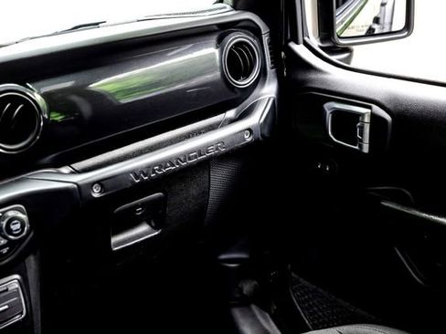 Used 2022 Jeep Wrangler Unlimited Sport AWD/4WD image 35