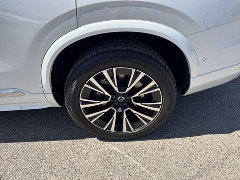 Used 2023 Volvo XC90 T8 Plus image 9