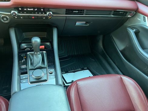 Used 2024 MAZDA MAZDA3 Hatchback w/Premium Plus Pkg image 35