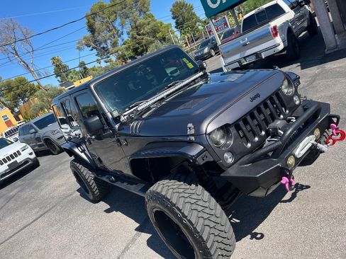 Used 2014 Jeep Wrangler Unlimited Sahara w/ Connectivity Group AWD/4WD image 43