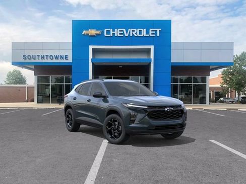 New 2026 Chevrolet Trax LT w/ Driver Confidence Package FWD image 1