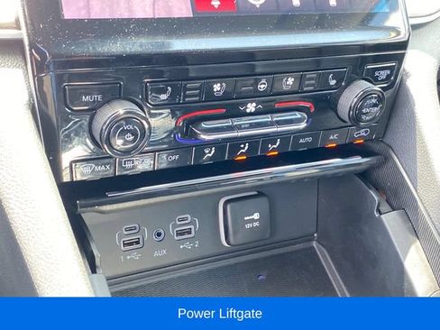 Used 2024 Jeep Grand Cherokee L Limited w/ Luxury Tech Group II AWD/4WD image 13