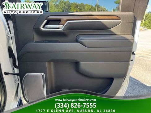 Used 2025 Chevrolet Silverado 3500 High Country w/ High Country Premium Package AWD/4WD image 32
