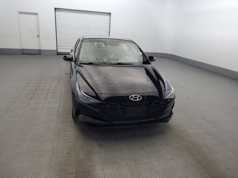 Used 2022 Hyundai Elantra SE w/ Winter Weather Package FWD image 14