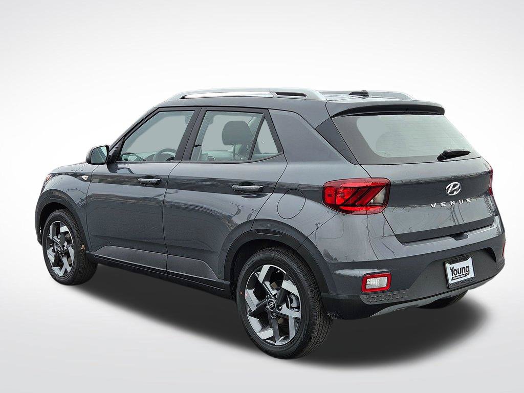 Used 2026 Hyundai Venue SEL FWD image 5