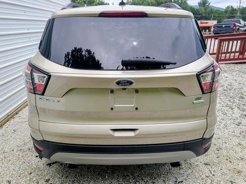 Used 2018 Ford Escape SE FWD image 14