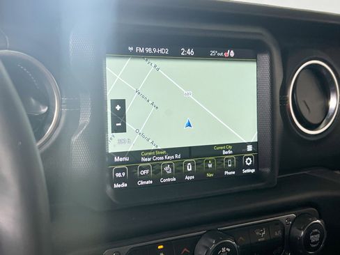 Used 2023 Jeep Wrangler Sahara w/ Cold Weather Group image 13