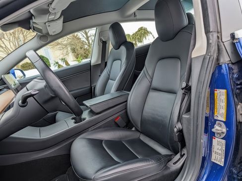 Used 2018 Tesla Model 3 Mid Range image 18