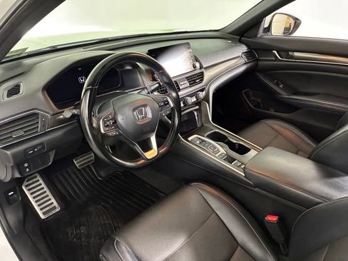 Used 2018 Honda Accord Sport image 17