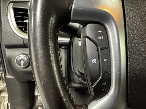 Used 2016 Chevrolet Traverse LT image 14