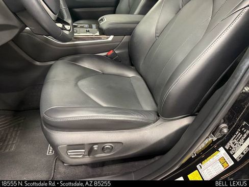 Used 2022 Toyota Highlander Limited image 12