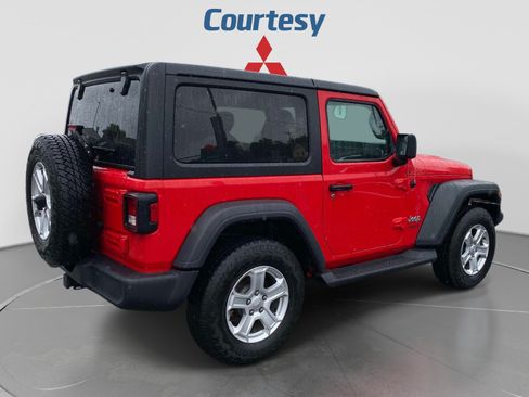Used 2018 Jeep Wrangler Sport AWD/4WD image 6