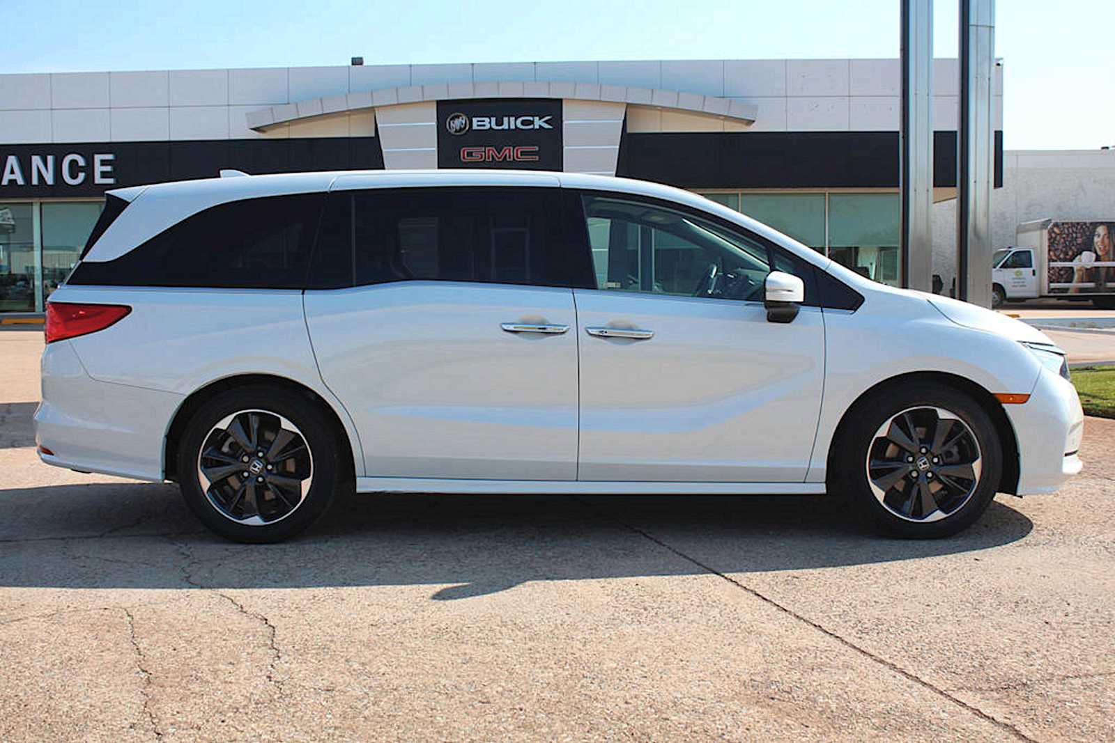 Used 2022 Honda Odyssey Elite image 8