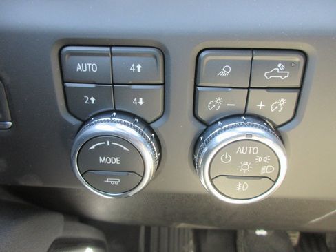 New 2026 GMC Sierra 2500 AT4 w/ AT4 Premium Plus Package image 17