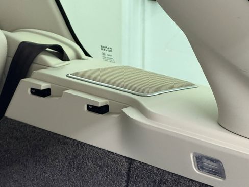 Used 2017 Land Rover Range Rover HSE image 51