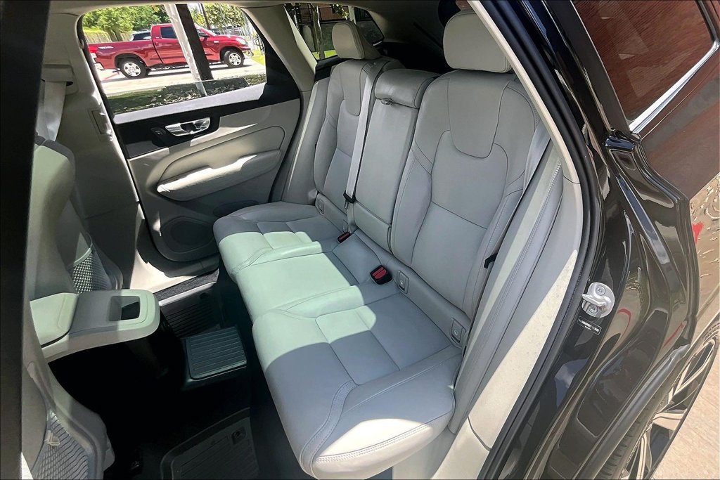 Used 2025 Volvo XC60 T8 Ultra w/ Protection Package Premier AWD/4WD image 35