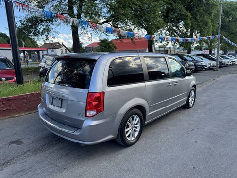 Used 2016 Dodge Grand Caravan SXT FWD image 6