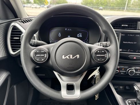 Used 2025 Kia Soul S FWD image 11