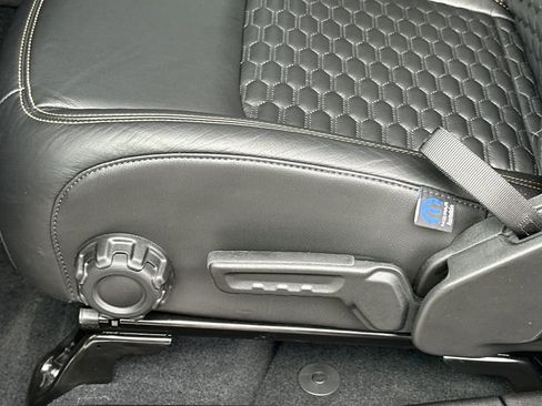 Used 2026 Jeep Wrangler Sport S image 17