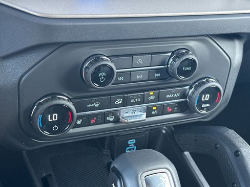 New 2025 Ford Bronco Outer Banks w/ Sasquatch Package image 22