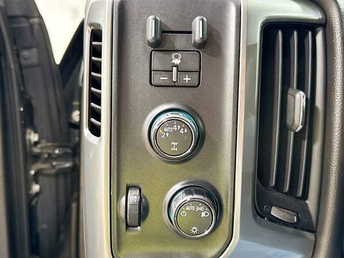 Used 2018 Chevrolet Silverado 1500 LT image 12