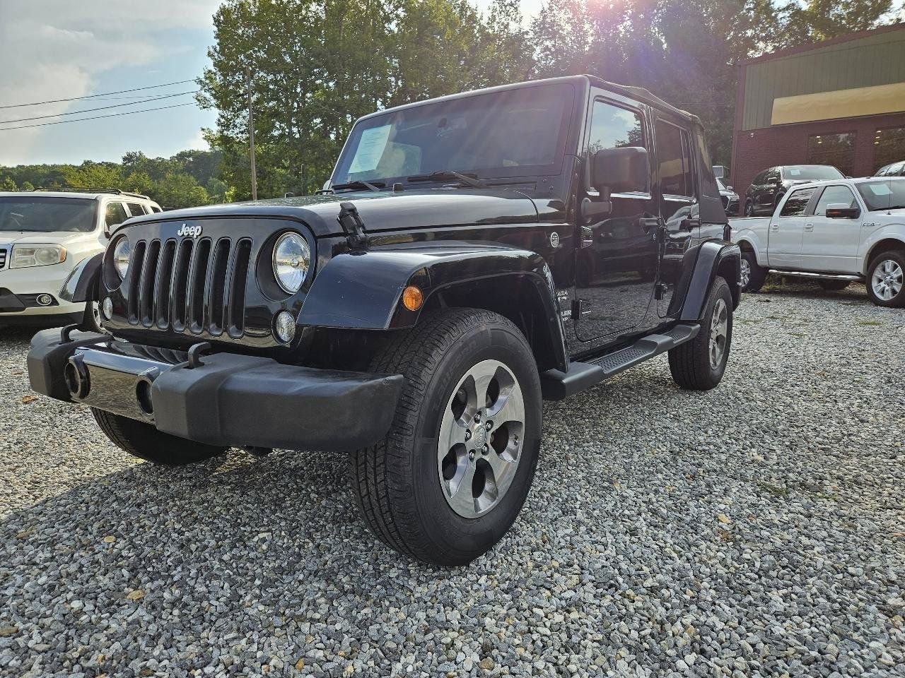Used 2016 Jeep Wrangler Unlimited Sahara AWD/4WD image 4
