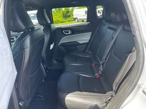 Used 2025 Jeep Compass Limited AWD/4WD image 19