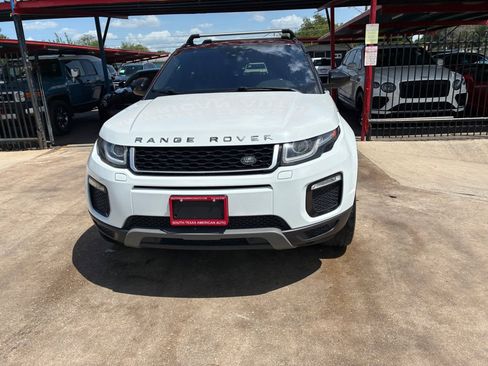 Used 2017 Land Rover Range Rover Evoque SE AWD/4WD image 4