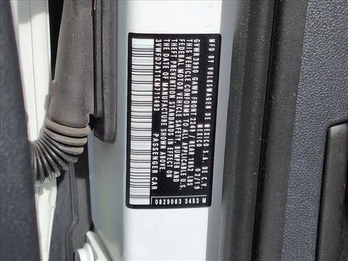 Used 2019 Volkswagen Beetle S image 24