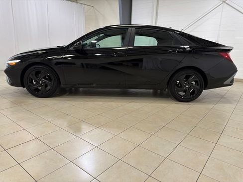 Used 2026 Hyundai Elantra Sport FWD image 3