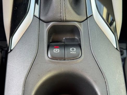 Used 2023 Toyota Corolla Cross L image 25