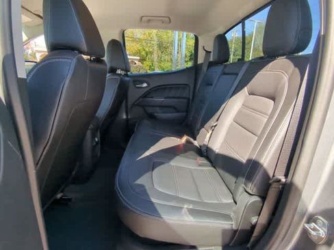 Certified 2022 GMC Canyon Denali image 23